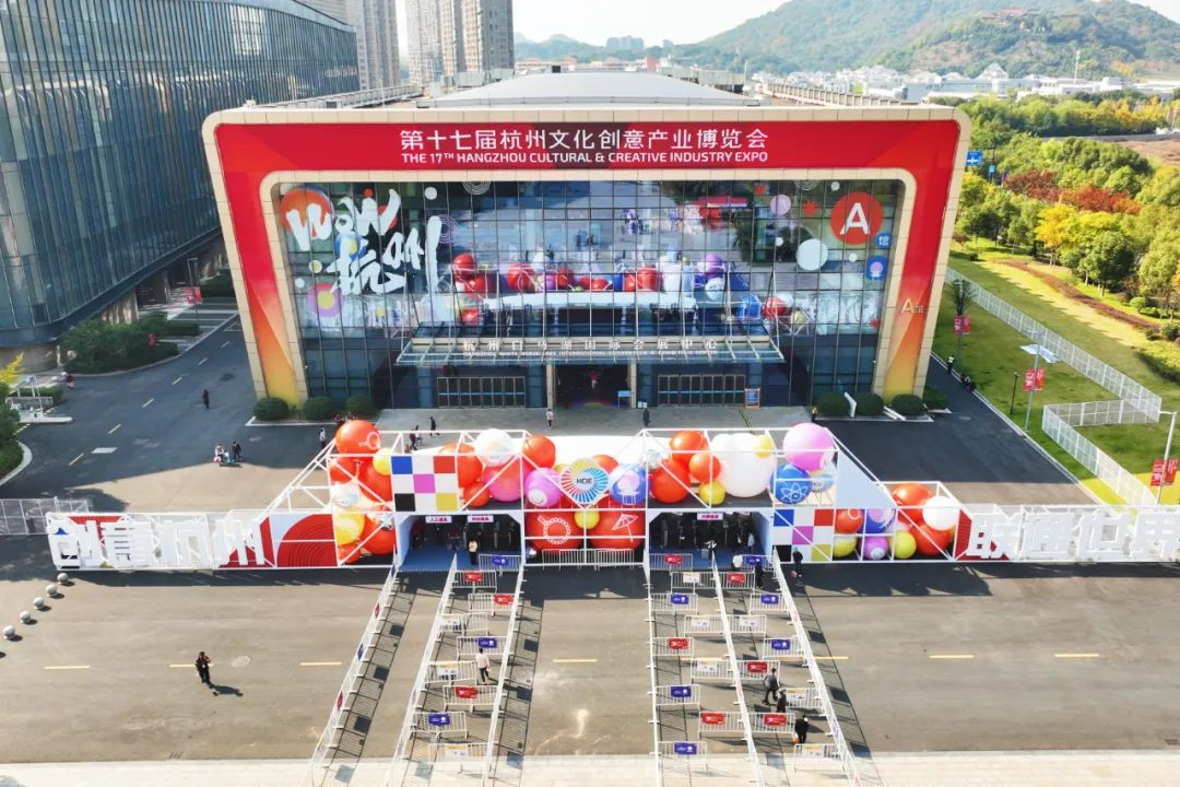 在文博会现场玩“穿越”？当虹“潮”科技很吸睛！